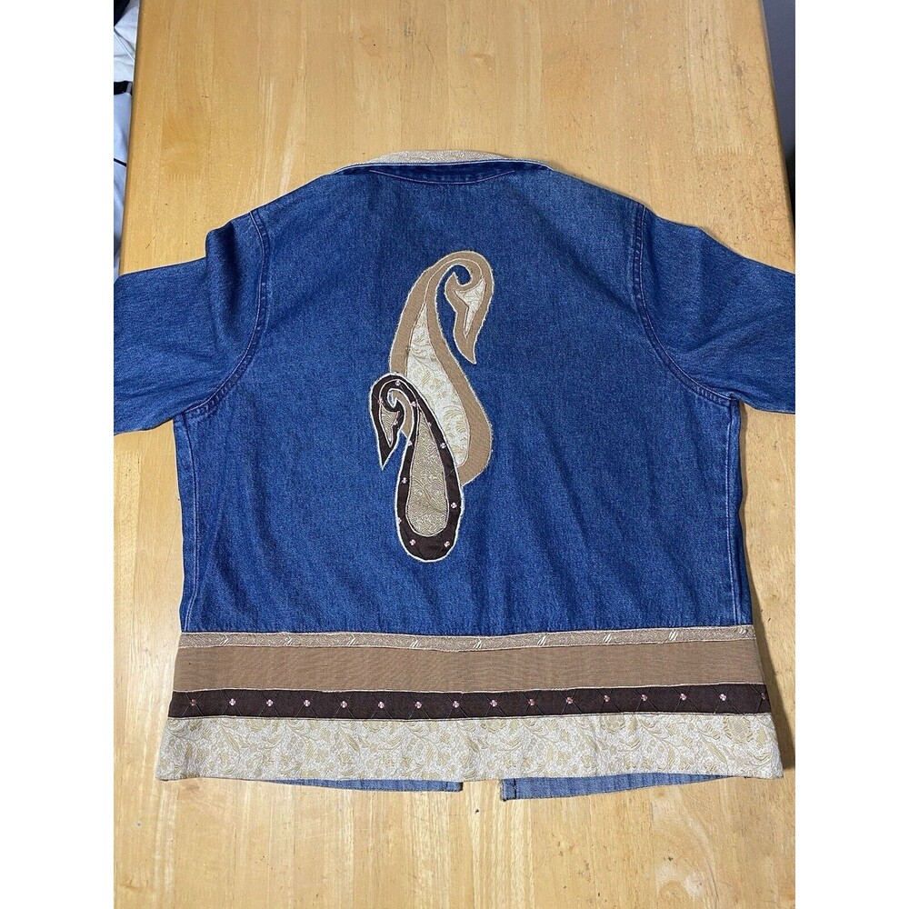 Allure Womens Jean Jacket Light Denim Vibrant Embellished on Back SZ M 21pit2pit